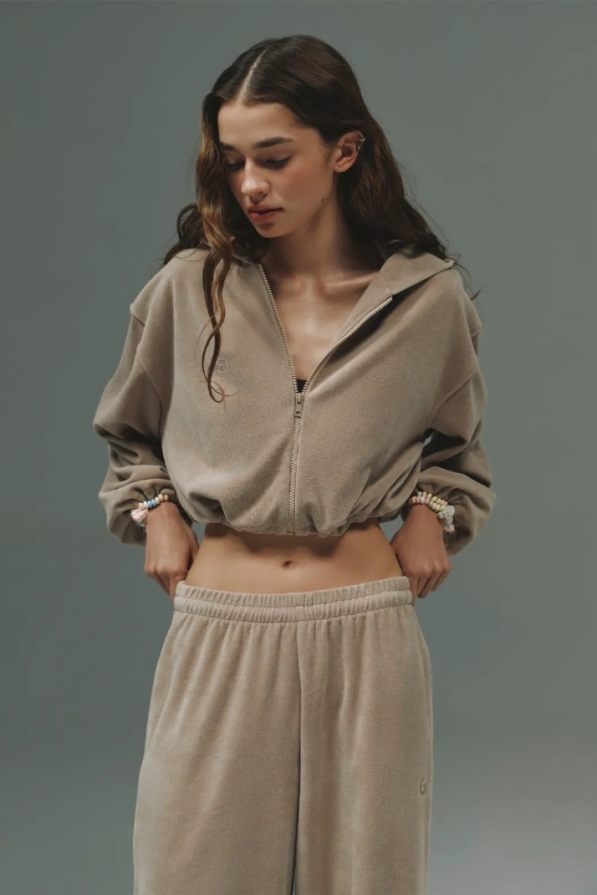 Темно-бежевий велюровий костюм з штанами-палаццо 044GARDEN