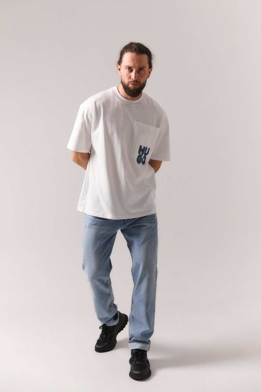 Голубые джинсы HUGO