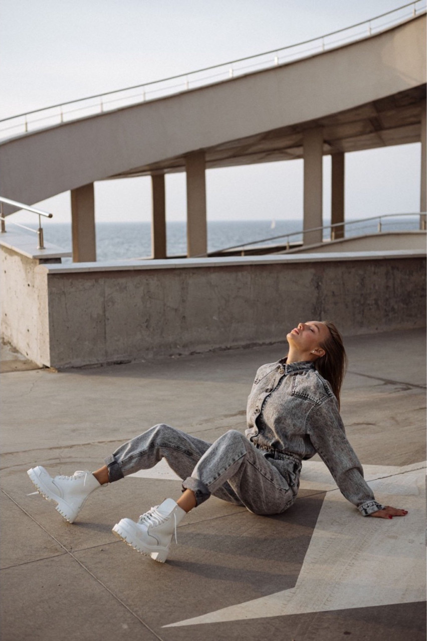 Сірий джинсовий комбінезон D48a