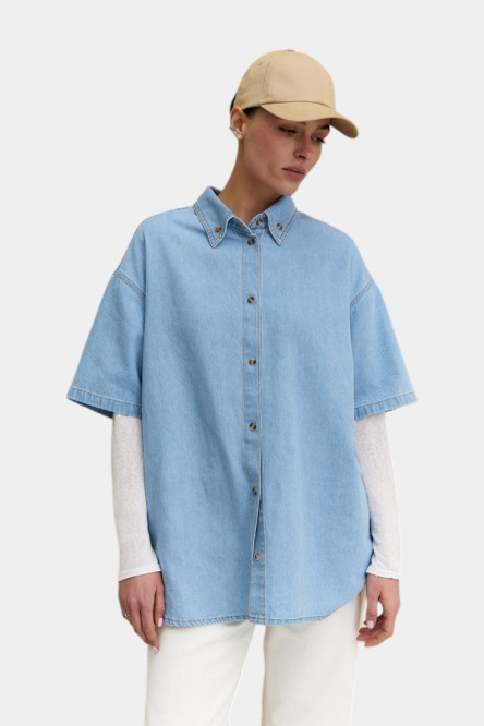 Блакитна джинсова сорочка з короткими рукавами