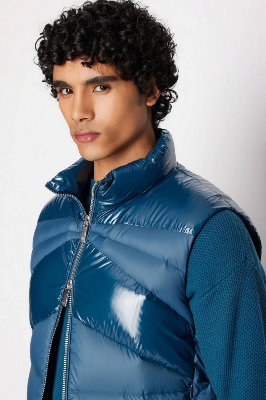 Голубая жилетка Armani Exchange