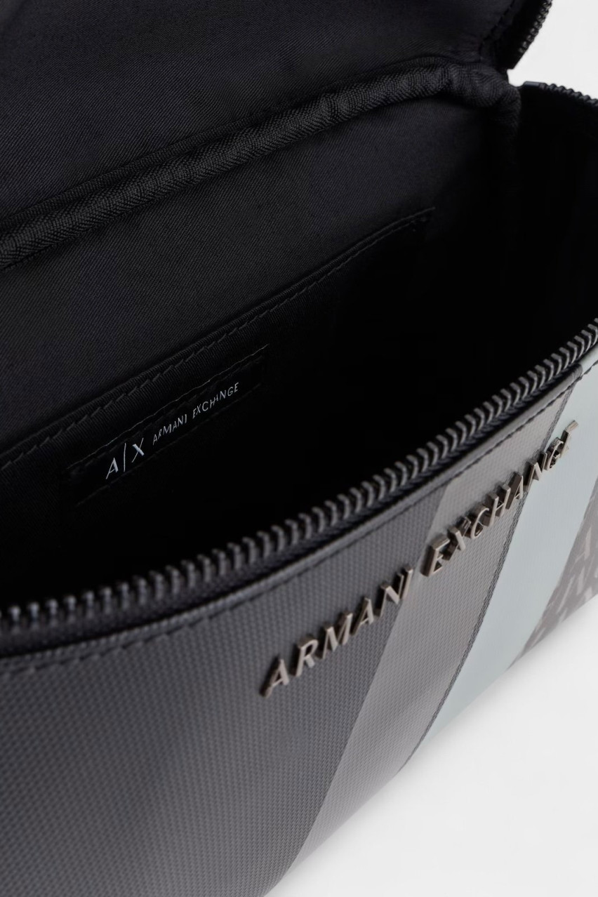 Черная поясная сумка с монограммой и полосатым дизайном XM000165 AF11935 MC043 Armani Exchange