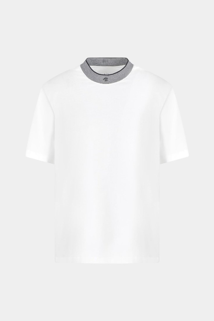 Біла футболка стандартного крою з контрастним воротом XM000280 AF10361 M0053 Armani Exchange