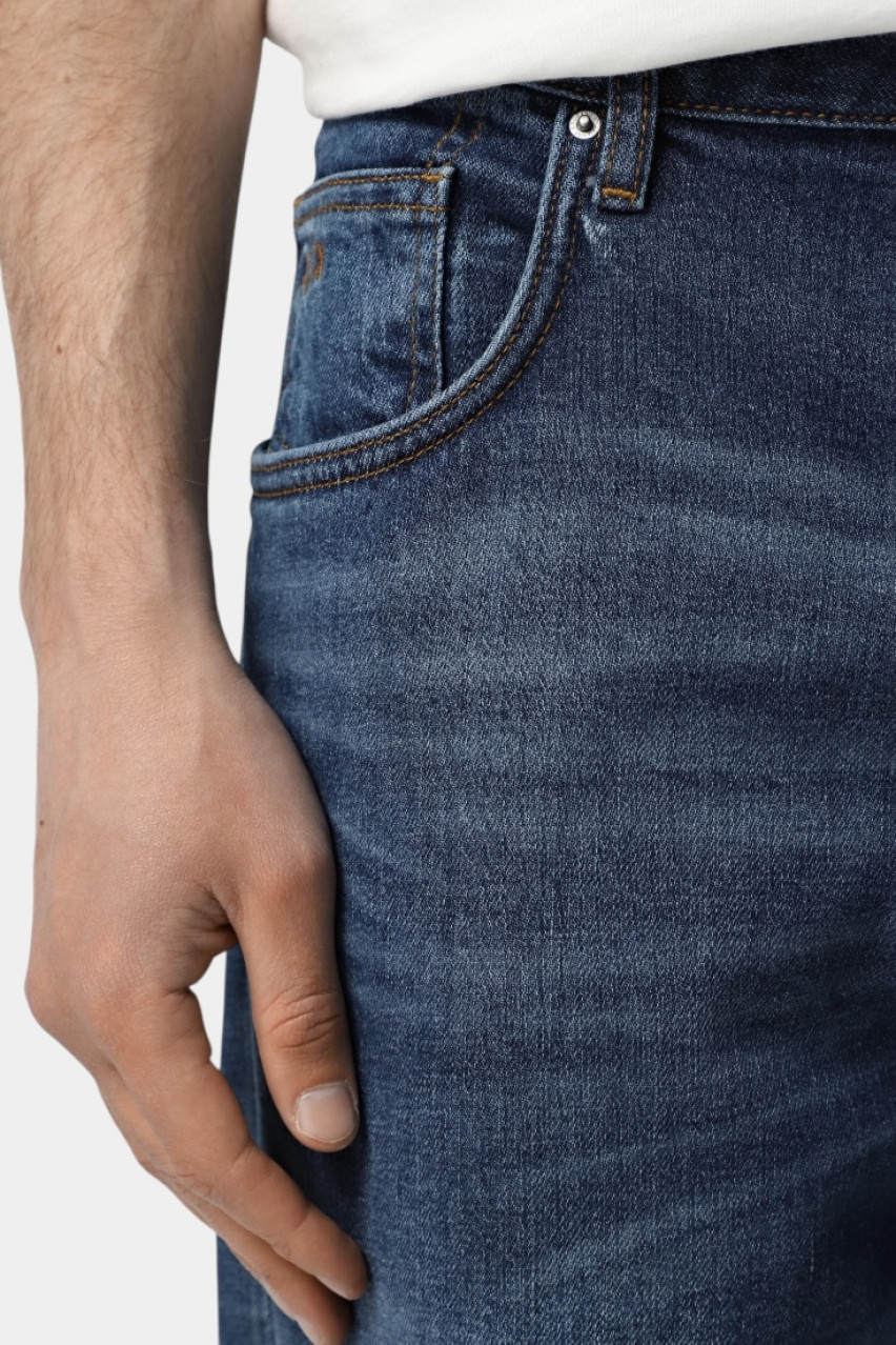 Синие джинсы прямого кроя XM000075 AF13097 MB001 Armani Exchange