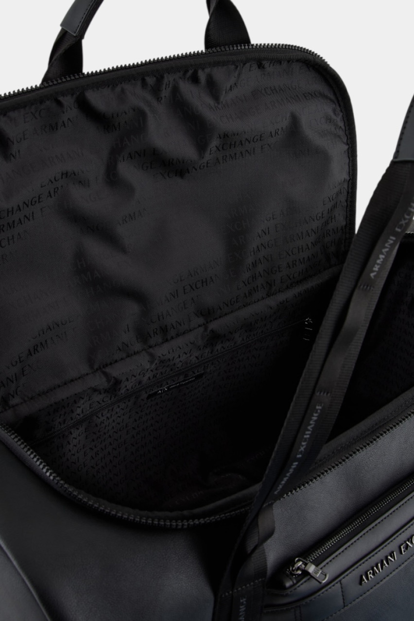 Черная тревел-сумка с наружным карманом и металлическим логотипом XM000143 AF11925 UC001 Armani Exchange