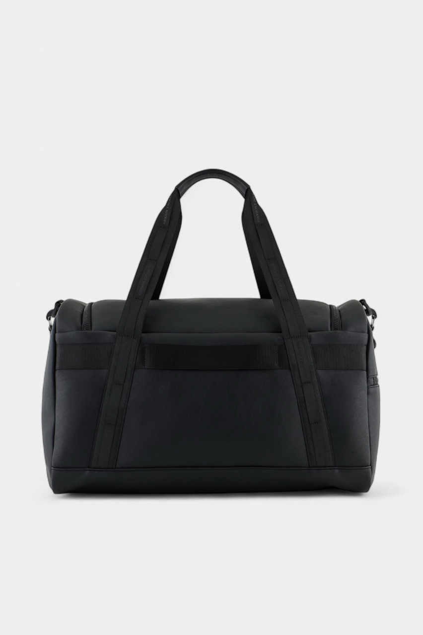 Черная тревел-сумка с наружным карманом и металлическим логотипом XM000143 AF11925 UC001 Armani Exchange