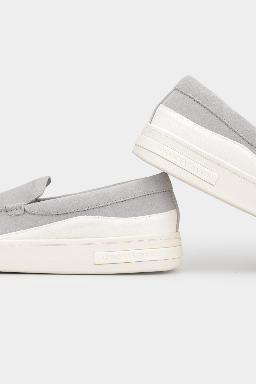 Серые лоферы из натуральной замши XUY011 XV868 U659 Armani Exchange