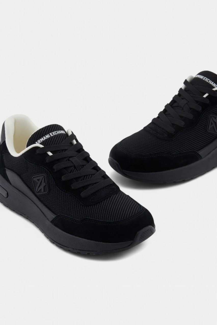 Чорні сітчасті кросівки з гумовим логотипом XUX240 XV910 Q781 Armani Exchange