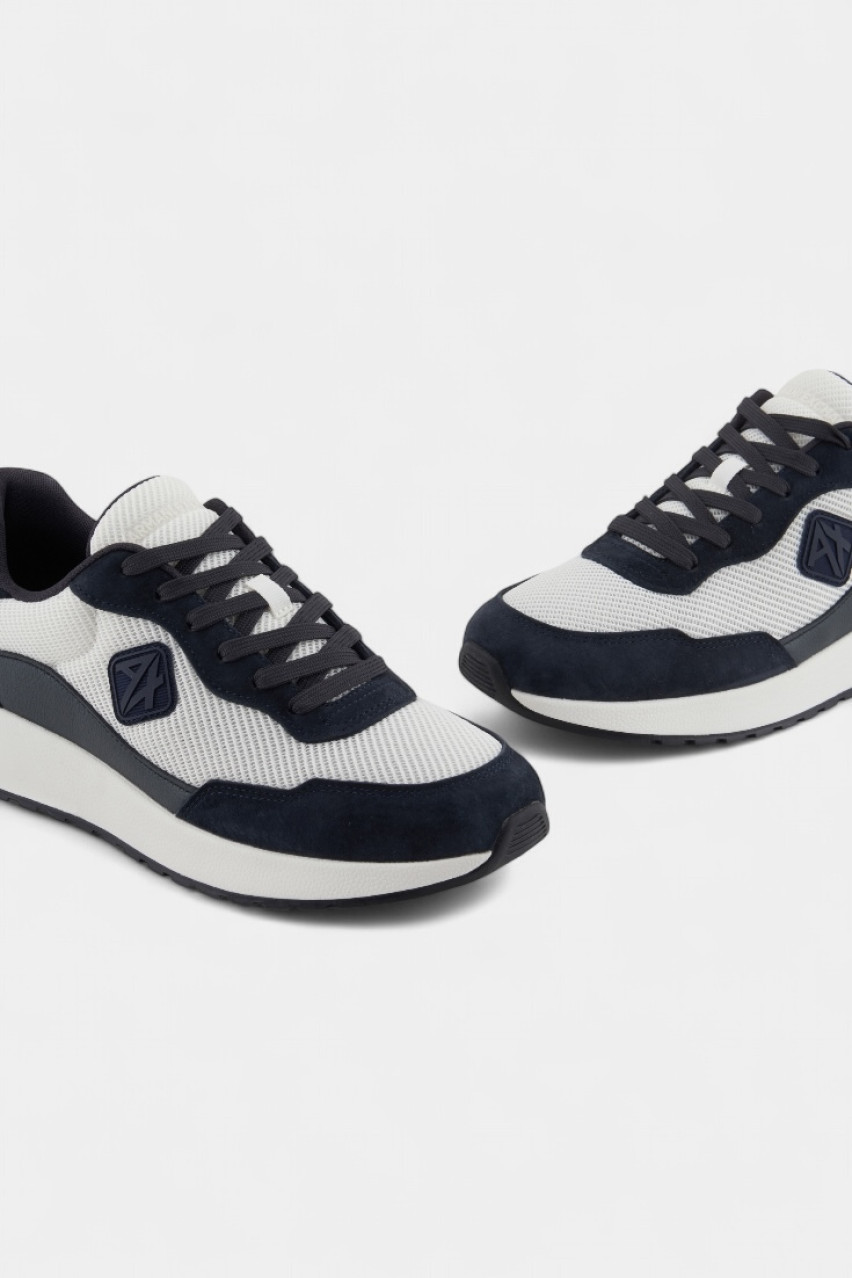 Бело-синие сетчатые кроссовки с резиновым логотипом XUX240 XV910 U387 Armani Exchange