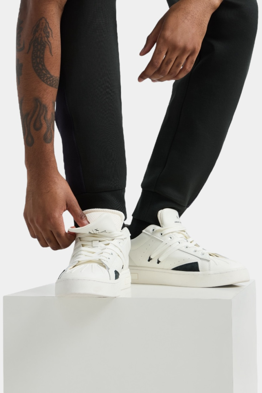 Молочные кожаные кеды с контрастными шнурками XUX245 XV915 U384 Armani Exchange