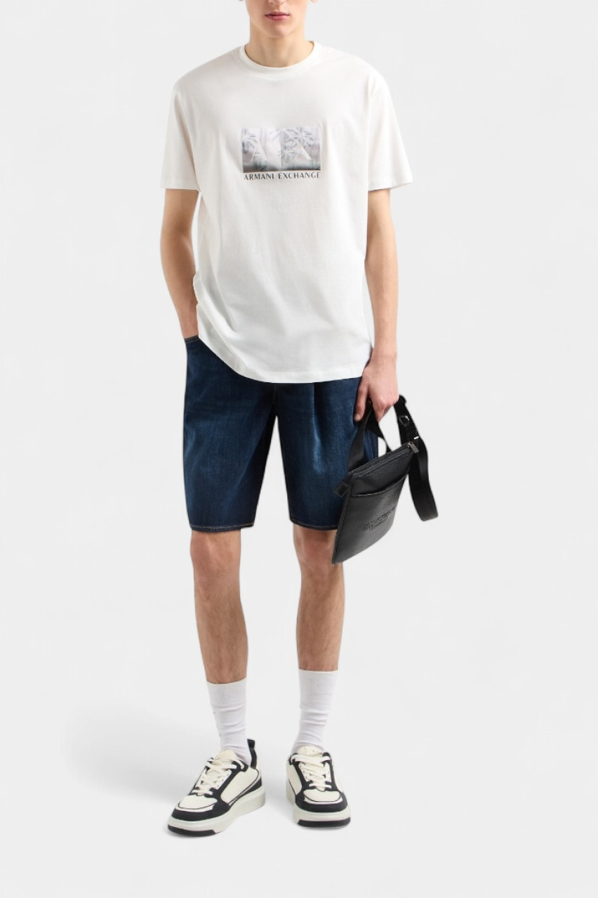 Біла футболка стандартного крою з принтованим логотипом XM000555 AF10358 U0009 Armani Exchange