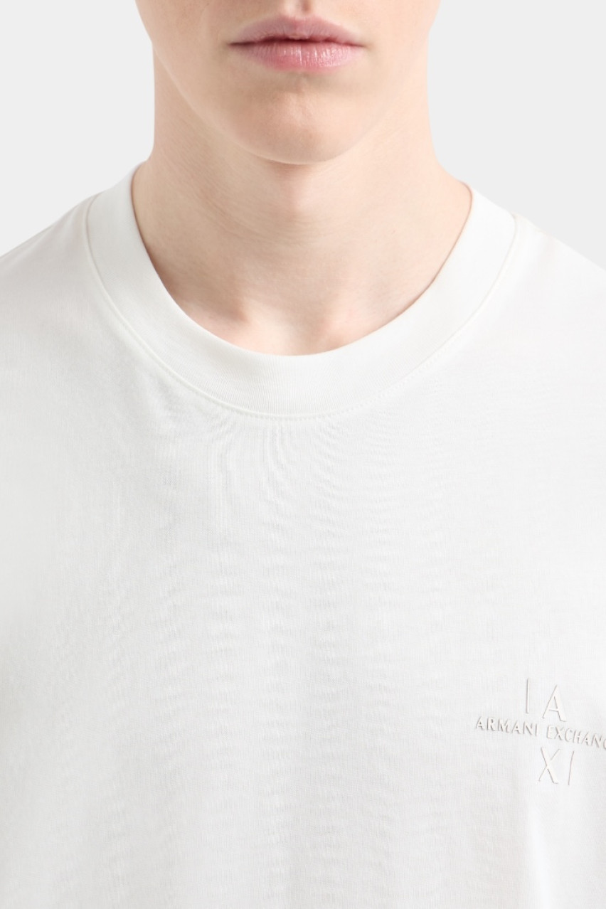 Біла футболка стандартного крою з логотипом в тон XM000763 AF12308 U0009 Armani Exchange
