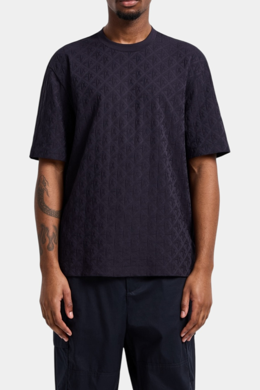 Темно-синяя футболка стандартного кроя с логотипами в тон по всей поверхности XM000268 AF10337 UB101 Armani Exchange