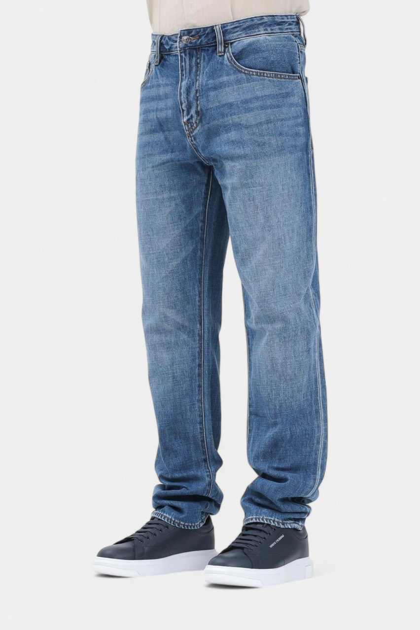 Синие джинсы прямого кроя XM000049 AF13362 MB002 Armani Exchange