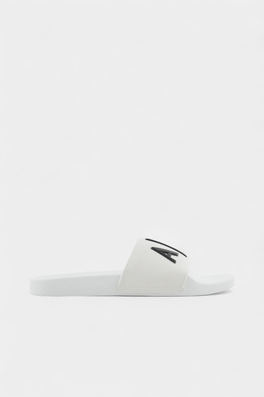 Белые шлепки с черным логотипом XUP001 XV820 K488 Armani Exchange
