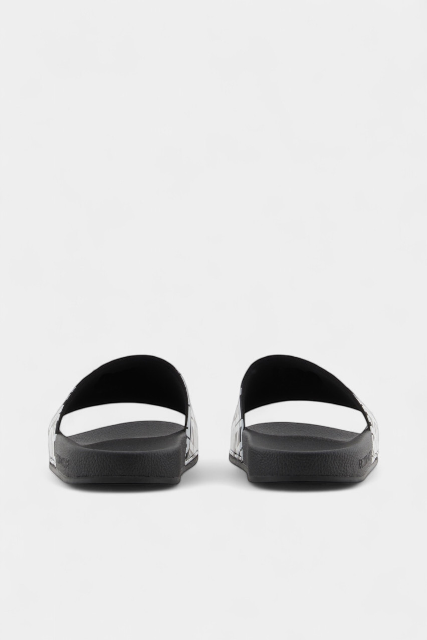 Чорні шльопанці з білим логотипом XUP004 XV679 N814 Armani Exchange