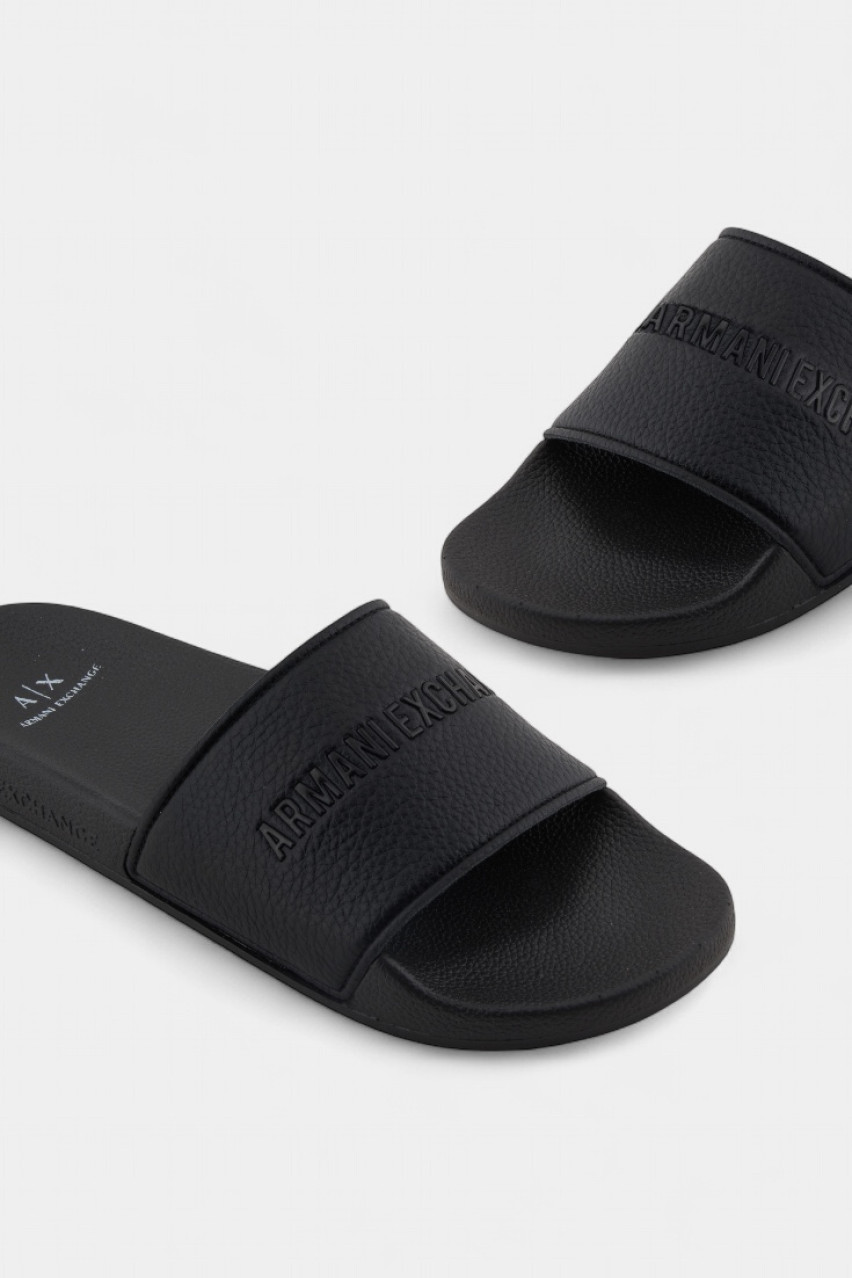 Черные шлепанцы с тисненым логотипом XUP017 XV795 00002 Armani Exchange