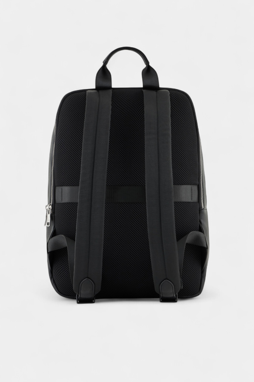 Чорний рюкзак з екошкіри XM000241 AF12134 UC001 Armani Exchange