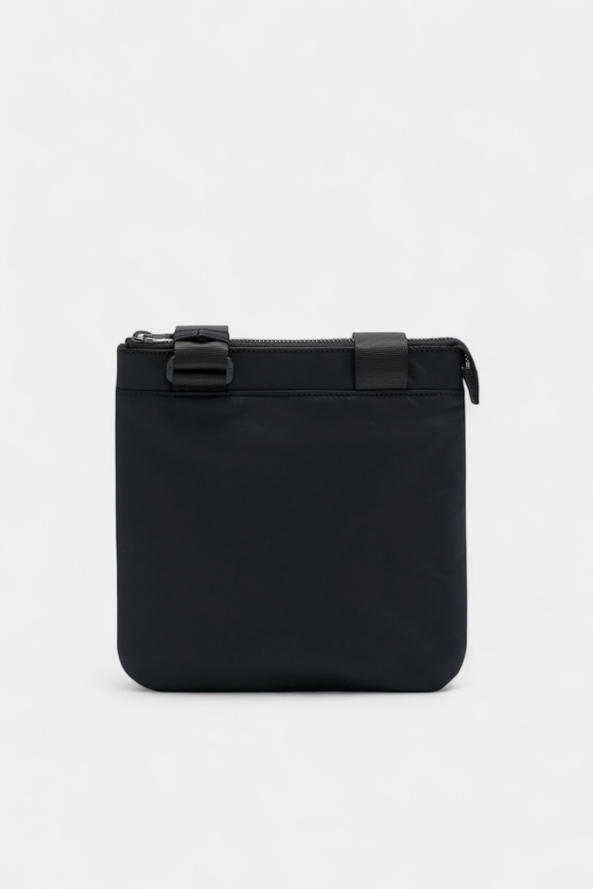 Темно-синя пласка сумка крос-боді з текстилю XM000105 AF15129 UB101 Armani Exchange