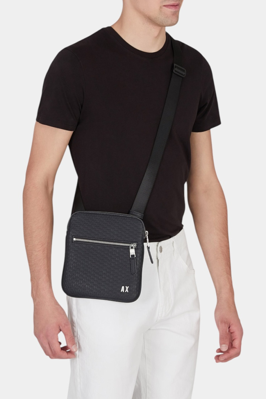 Темно-синя сумка крос-боді з тисненим логотипом по всій поверхні XM000159 AF11928 UB101 Armani Exchange