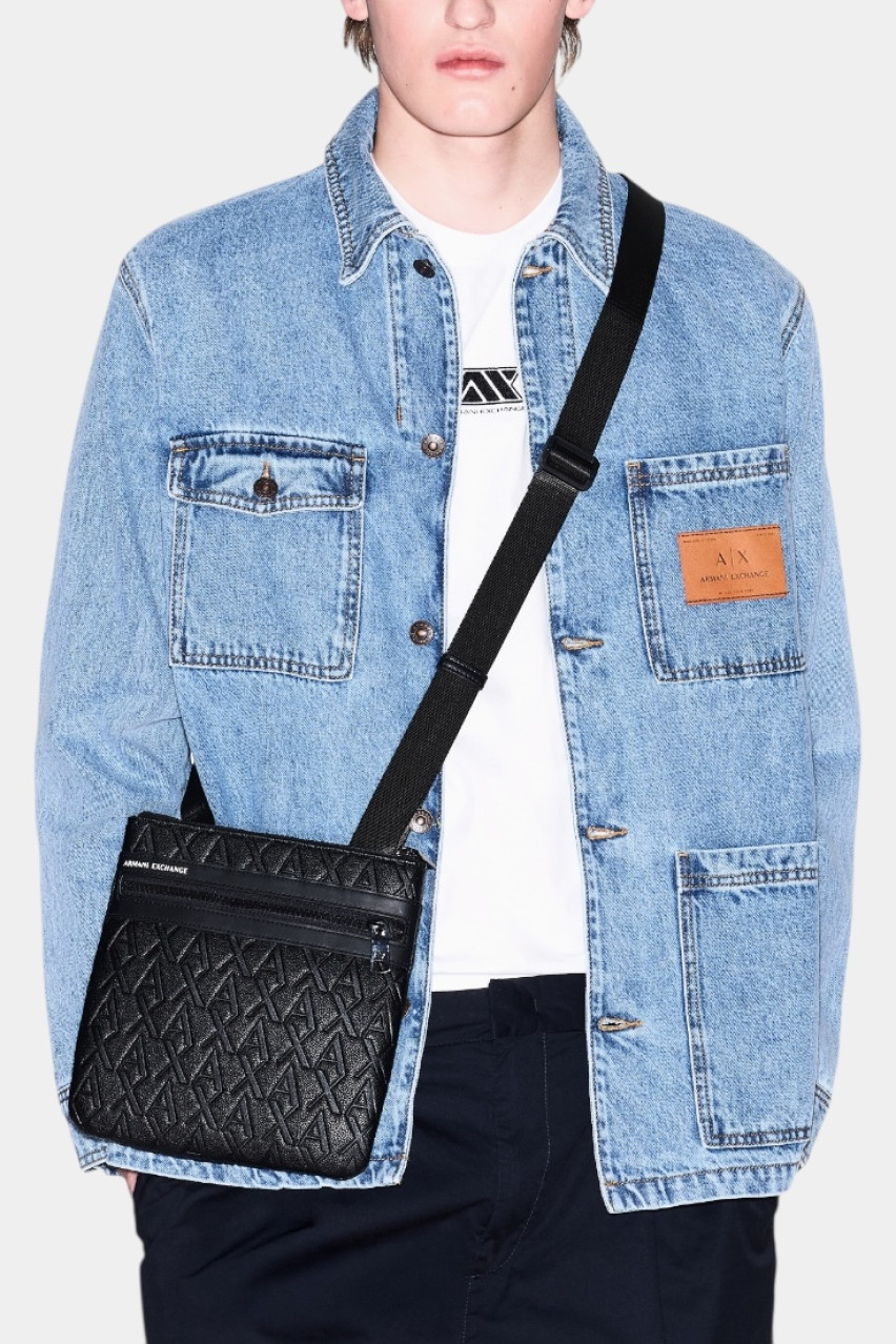 Чорна пласка сумка крос-боді з переробленого матеріалу ASV XM000579 AF12133 UC001 Armani Exchange