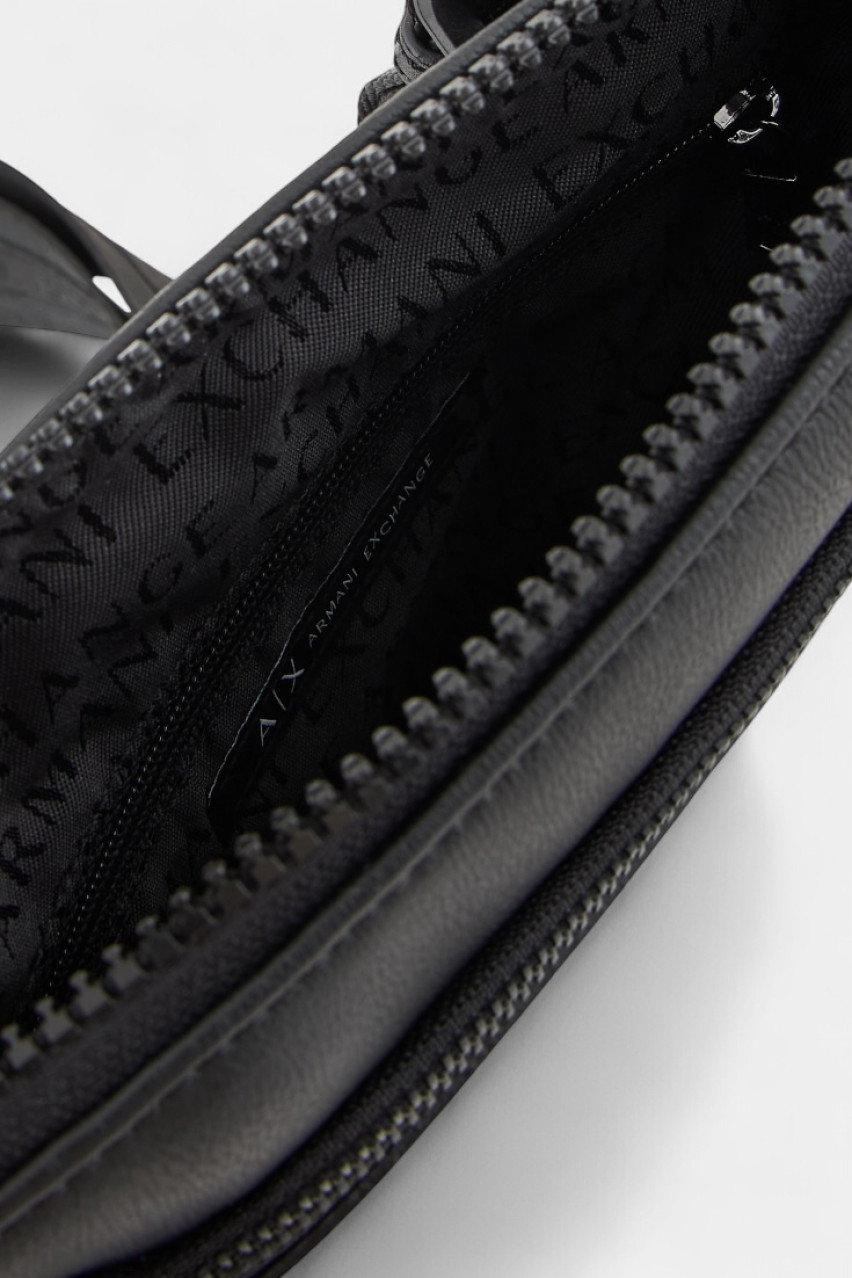 Черная сумка кросс-боди с наружным карманом и металлическим логотипом XM000144 AF11925 UC001 Armani Exchange