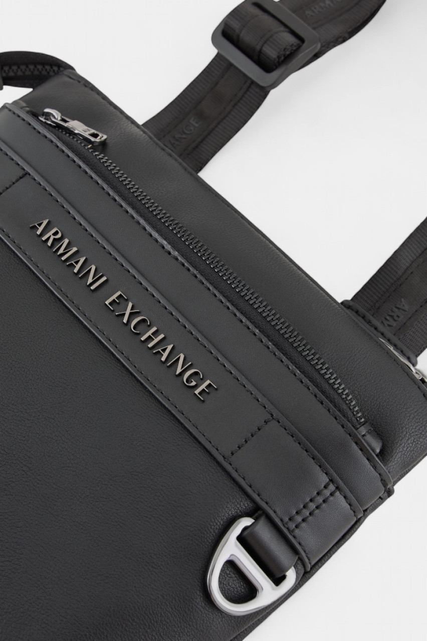 Черная сумка кросс-боди с наружным карманом и металлическим логотипом XM000144 AF11925 UC001 Armani Exchange