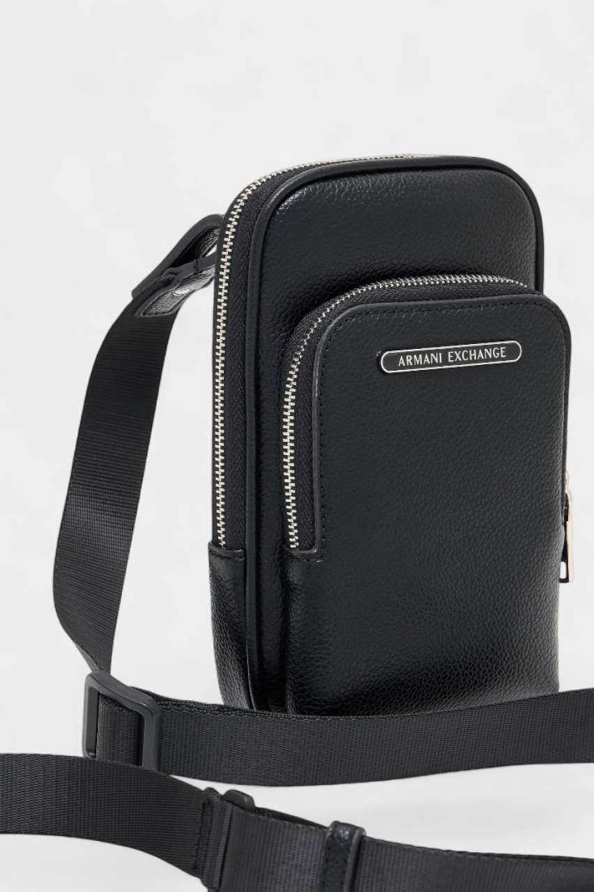 Черная компактная сумка кросс-боди из экокожи XM001258 AF12134 UC001 Armani Exchange