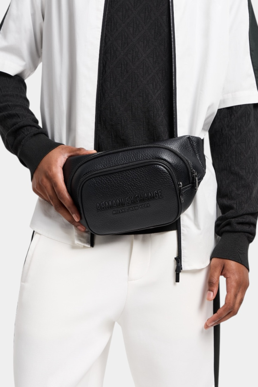 Черная поясная сумка из зернистой экокожи и тисненым логотипом XM000153 AF11931 UC001 Armani Exchange