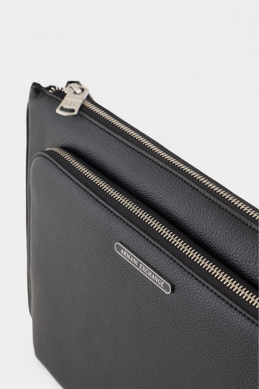 Черный клатч-мессенджер из экокожи XM001257 AF12134 UC001 Armani Exchange