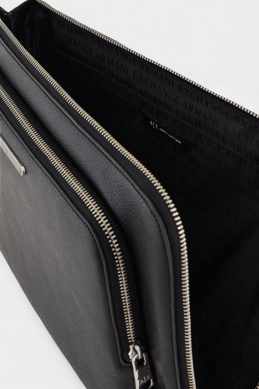Черный клатч-мессенджер из экокожи XM001257 AF12134 UC001 Armani Exchange