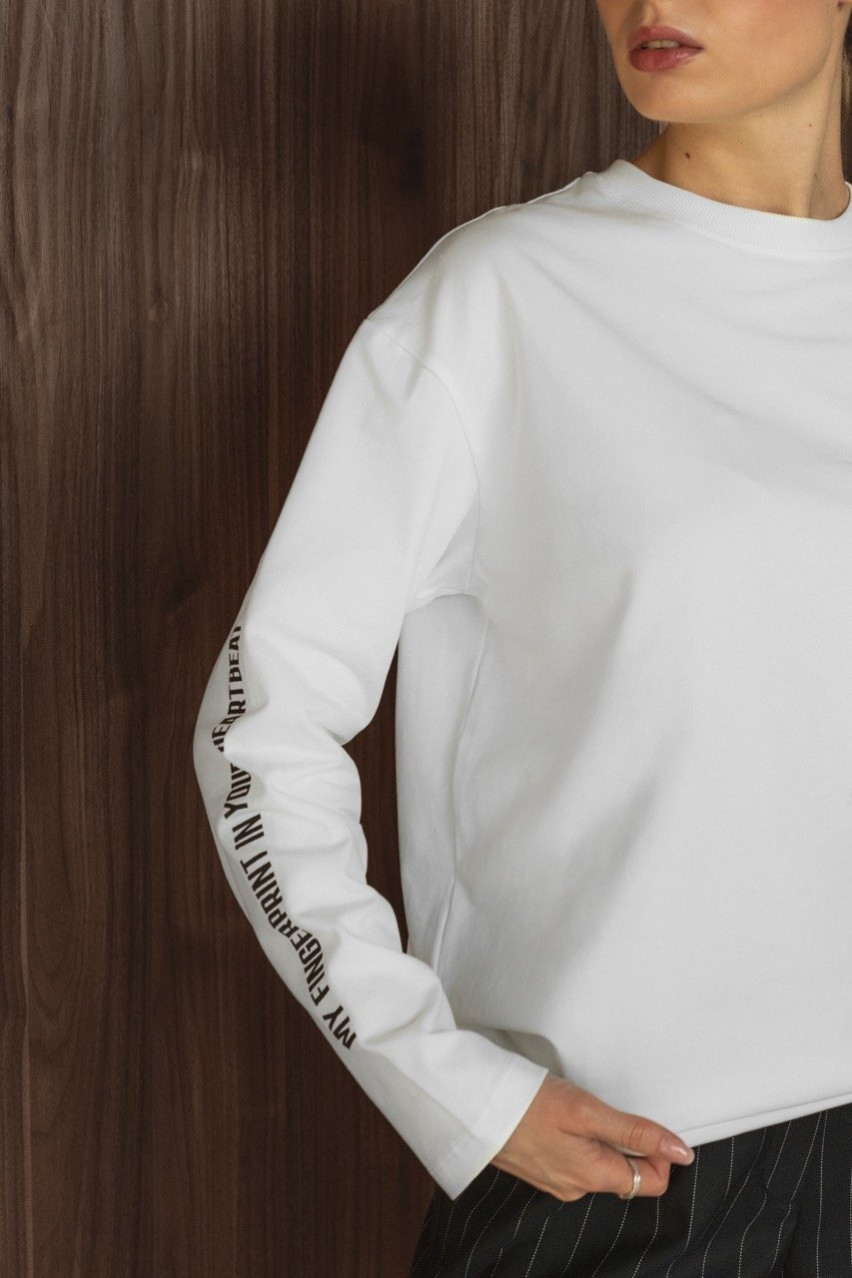 Молочный лонгслив BLAZH.