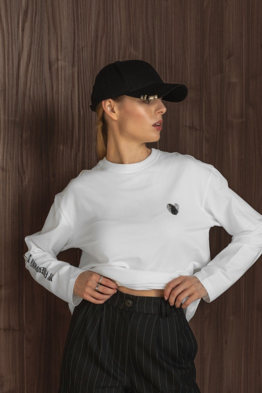 Молочный лонгслив BLAZH.