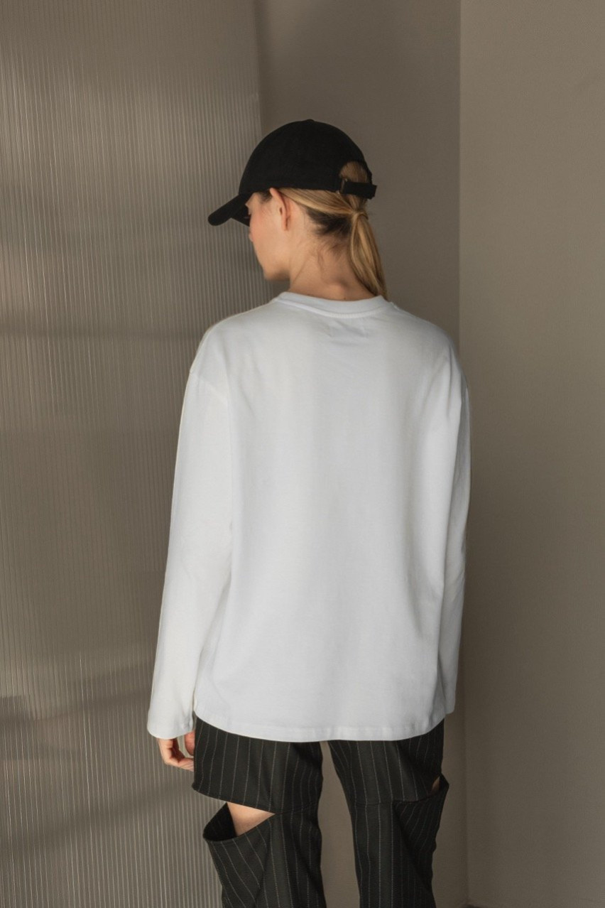 Молочный лонгслив BLAZH.