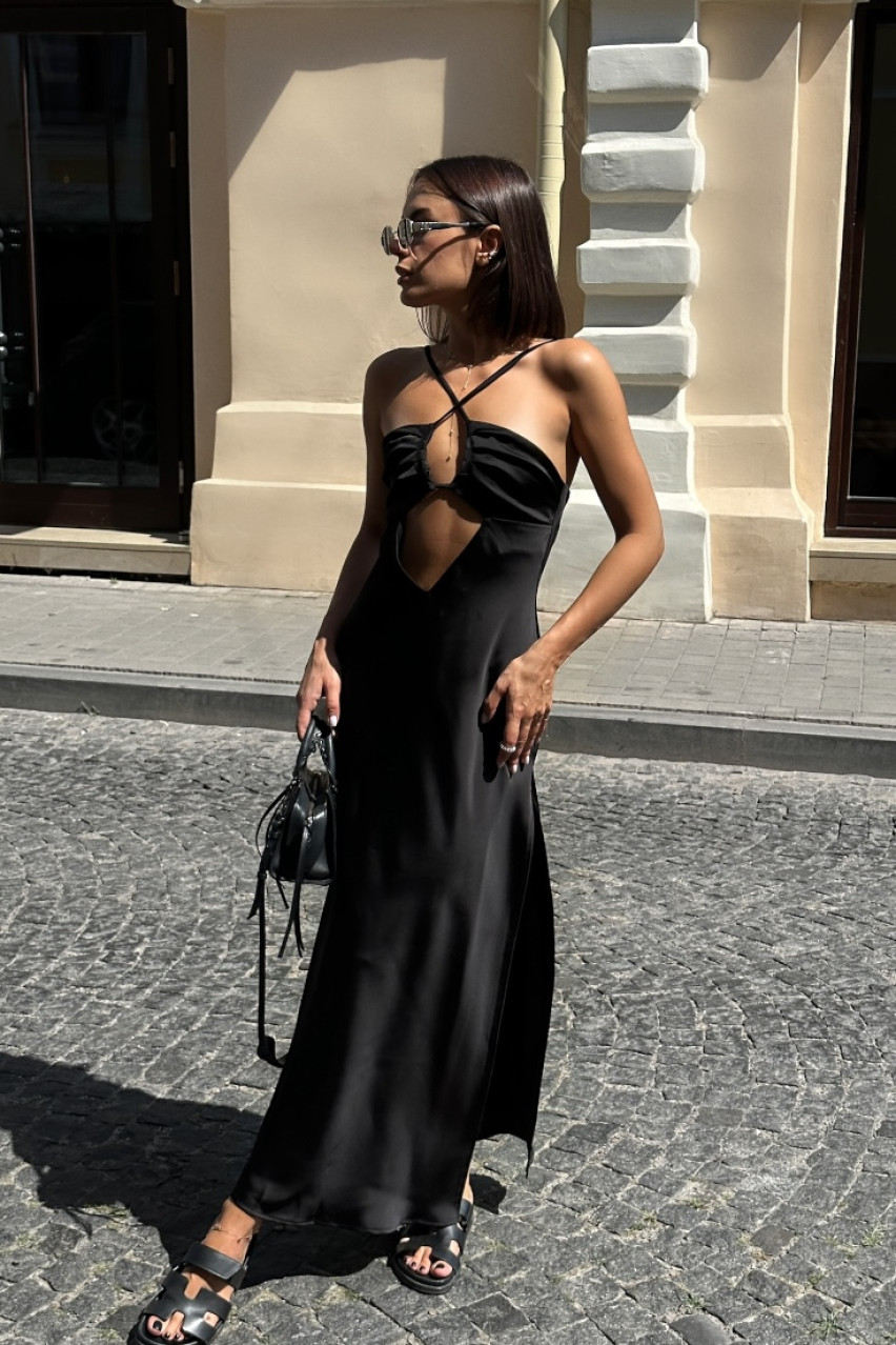 Черное атласное максиплатье BLAZH.