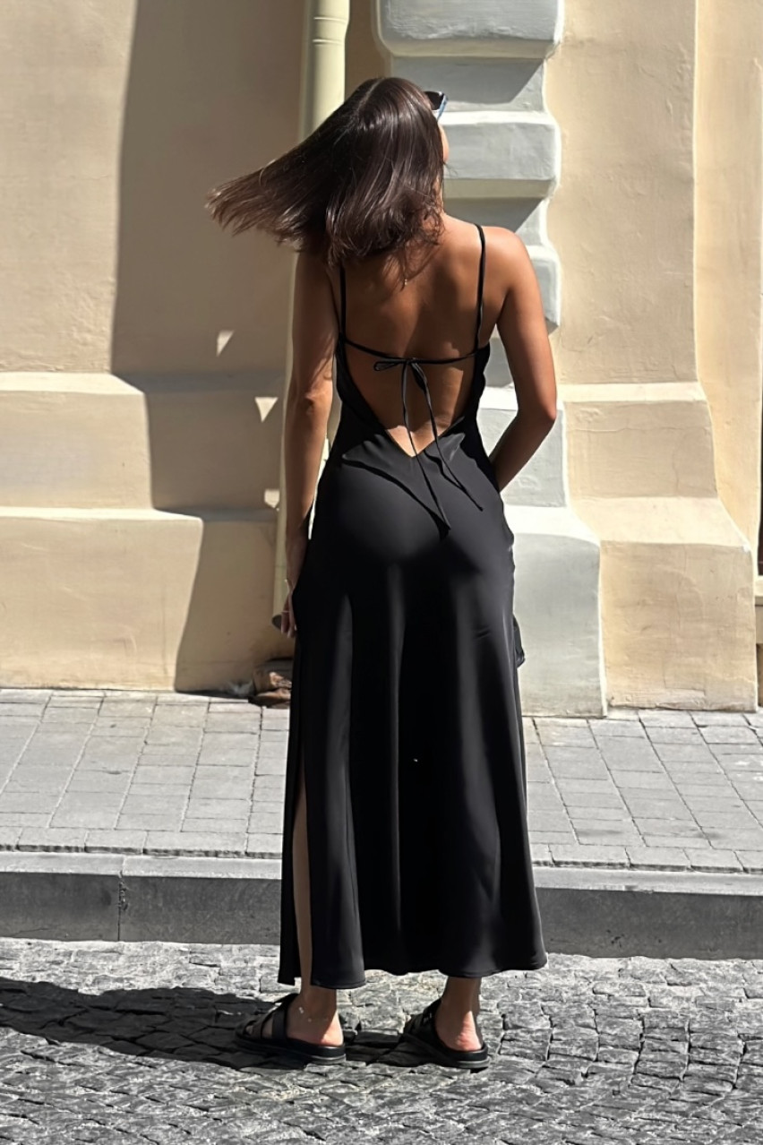 Черное атласное максиплатье BLAZH.