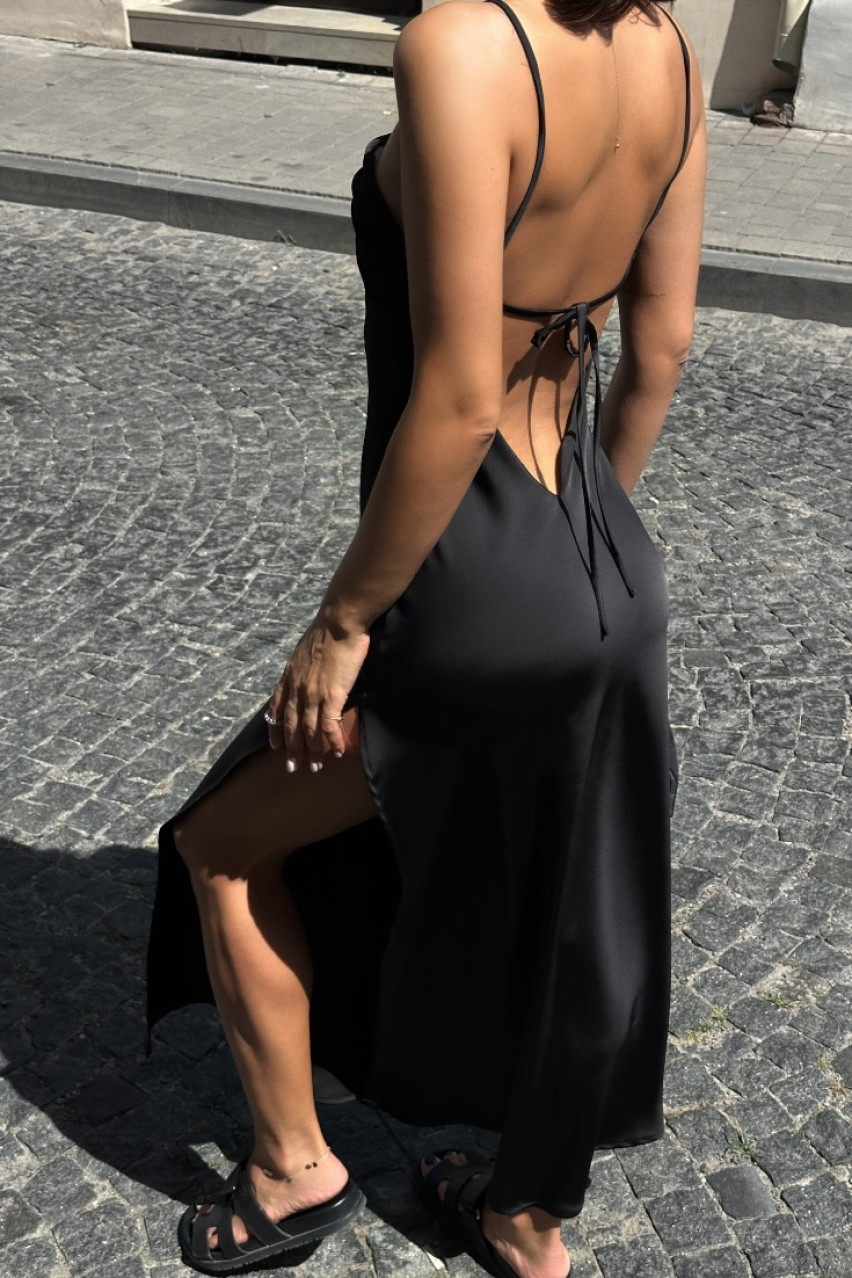 Черное атласное максиплатье BLAZH.