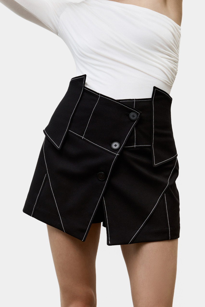 Чёрные шорты-юбка