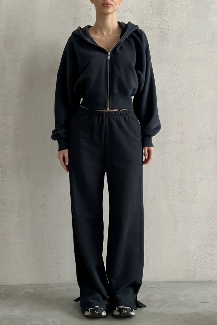 Графитовый спортивный костюм с укороченными худыми и широкими брюками BLAZH.