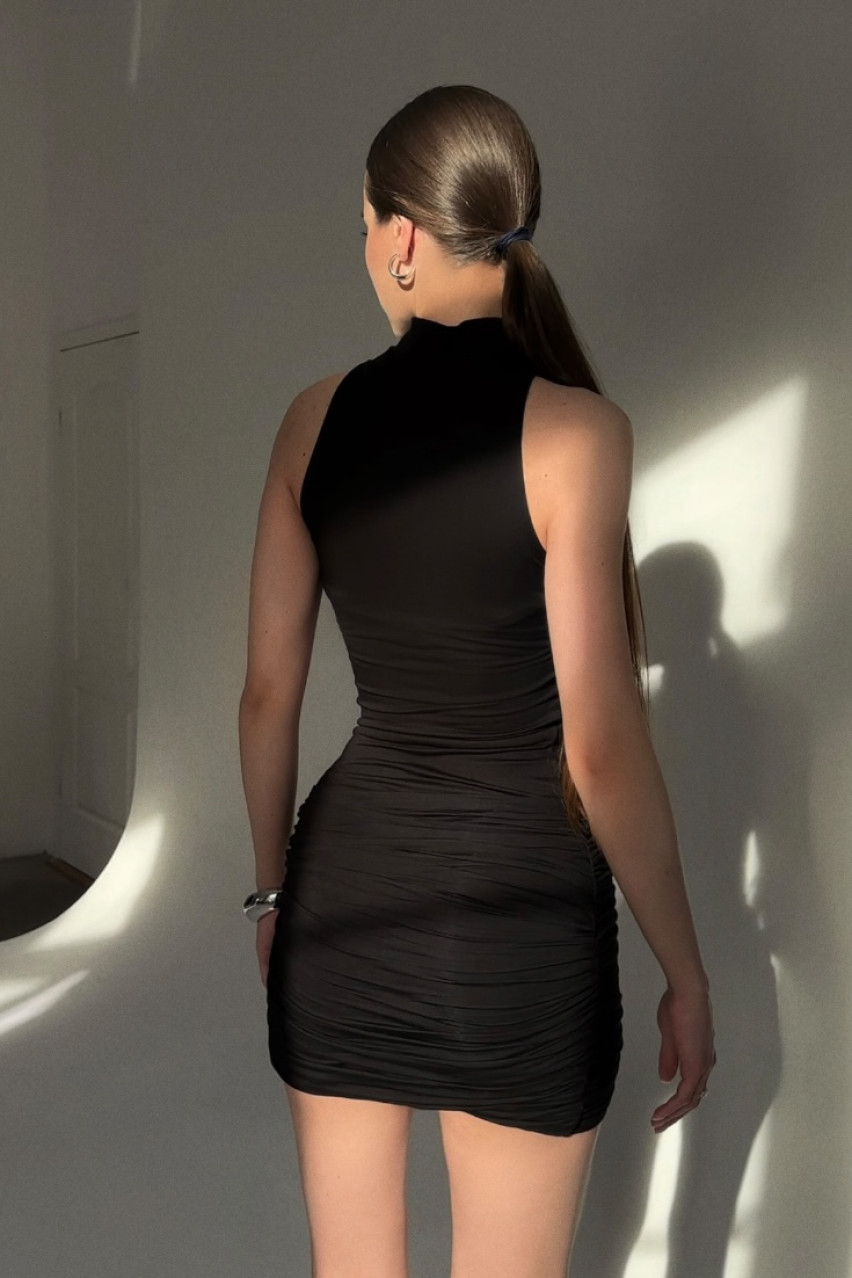 Черное миниплатье со стойкой BLAZH.