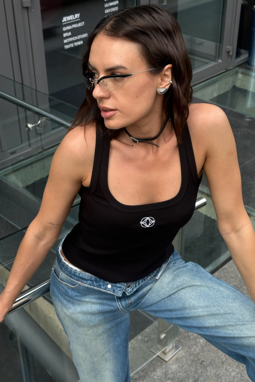 Чорна майка Basic з вишивкою SS2025 BLAZH.