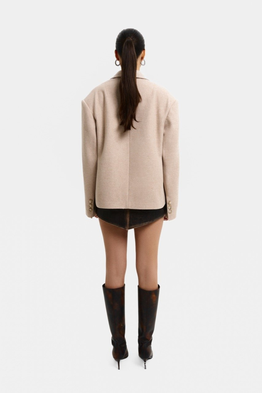 Бежеве оверсайз пальто-жакет з трикутничком 11035-4 BÁZHANE