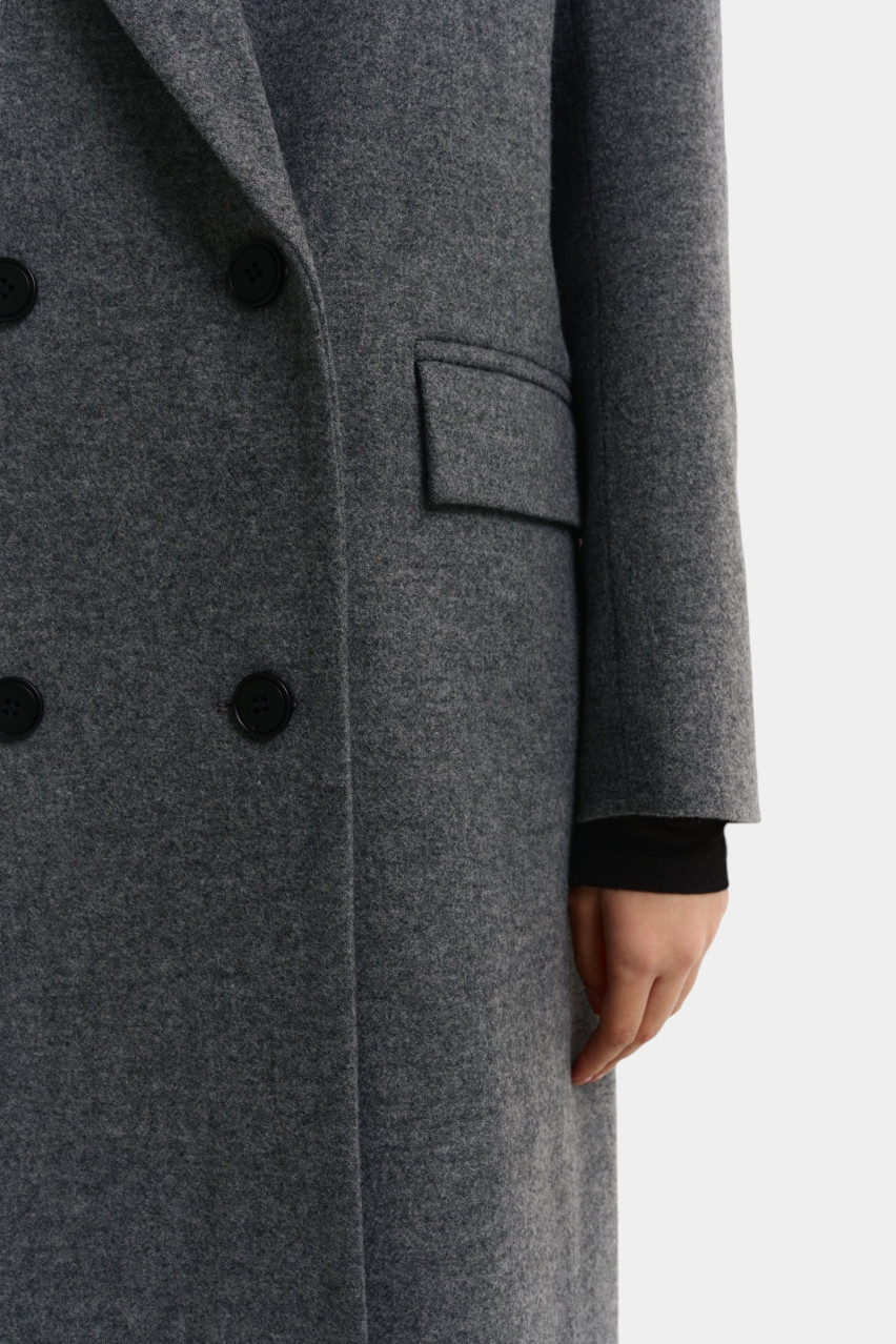 Сіре двобортне пальто прямого крою 105-3-122 BÁZHANE