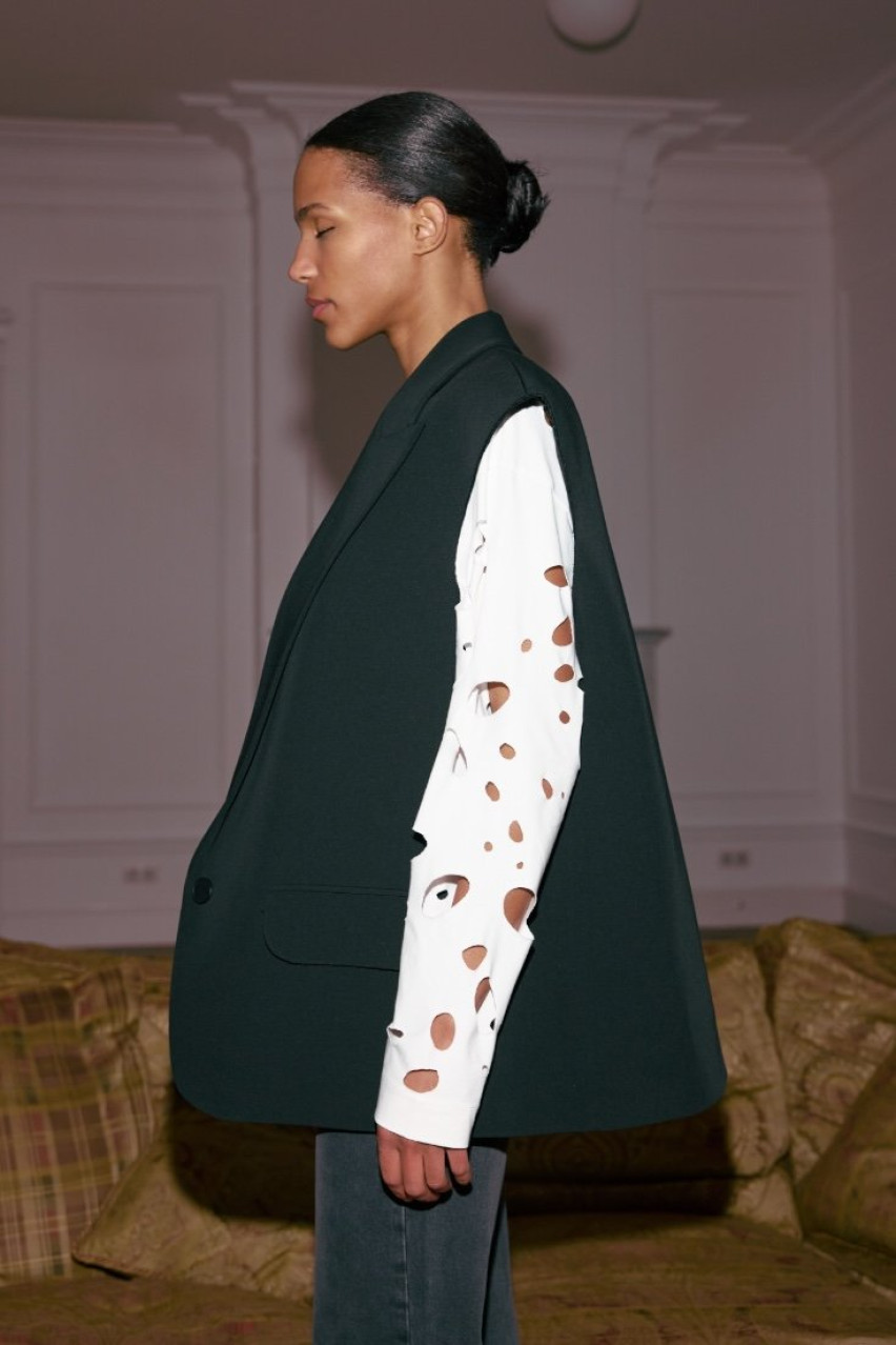 Черный оверсайз жилет WWT-VS1079-2-11 BÁZHANE