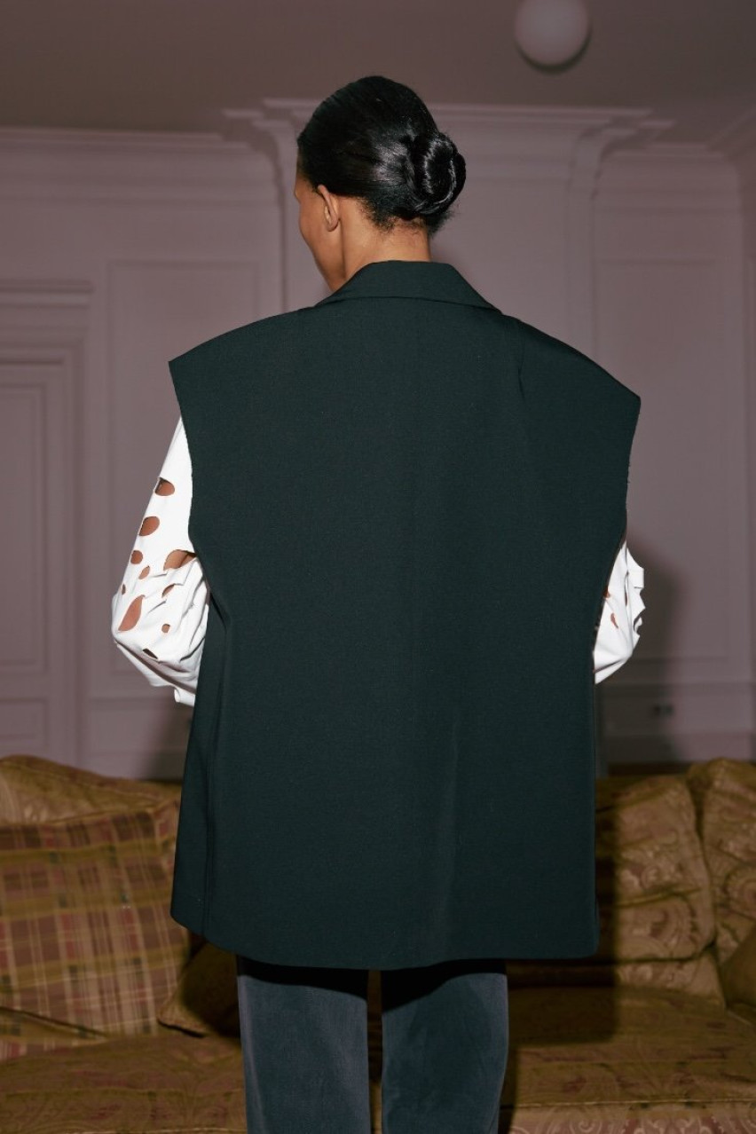 Черный оверсайз жилет WWT-VS1079-2-11 BÁZHANE