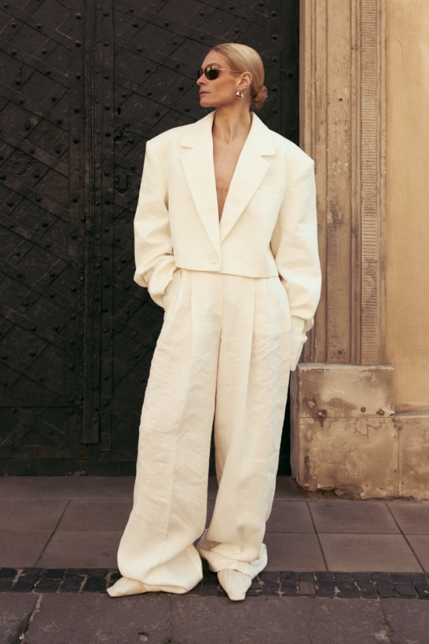 Молочний лляний кроп-жакет зі зборками на рукавах WWT-J1061-3-14 BÁZHANE