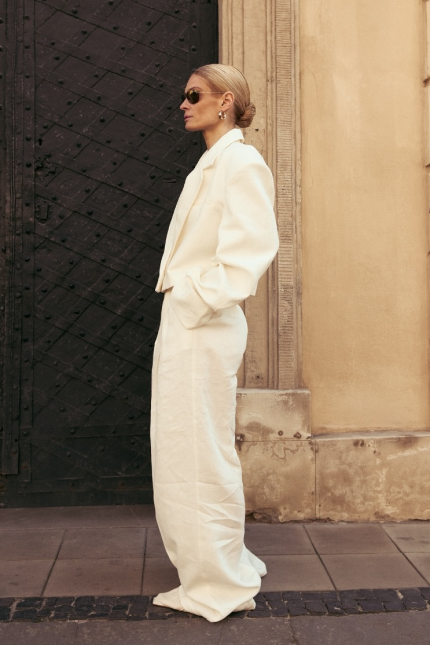 Молочний лляний кроп-жакет зі зборками на рукавах WWT-J1061-3-14 BÁZHANE