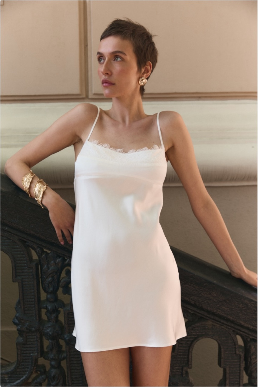 Молочное миниплатье с кружевом и открытой спиной WWT-DR1076-3-6 BÁZHANE