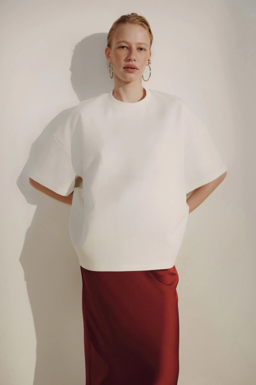 Молочна оверсайз футболка CICI COCO