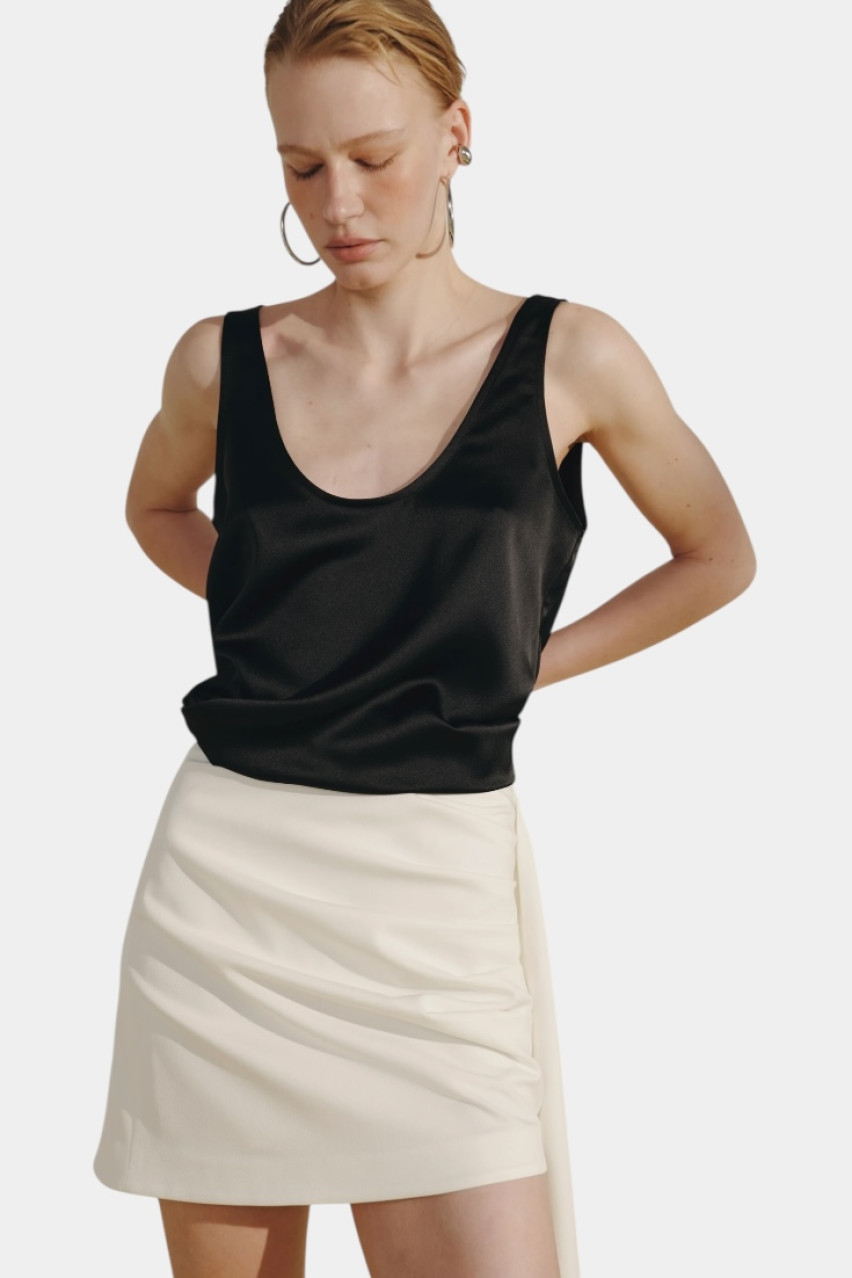 Черная сатиновая майка CICI COCO